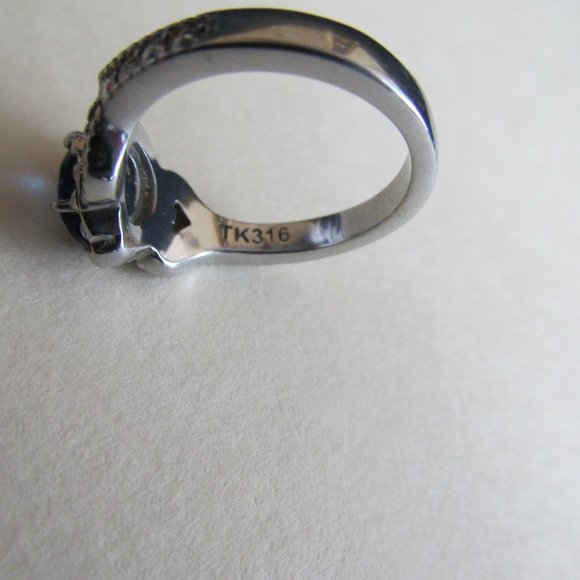 TUSK TK316 Stainless Steel Ring Blue Oval Glass Solitaire Clear Chatons Size 5 - Picture 5 of 7